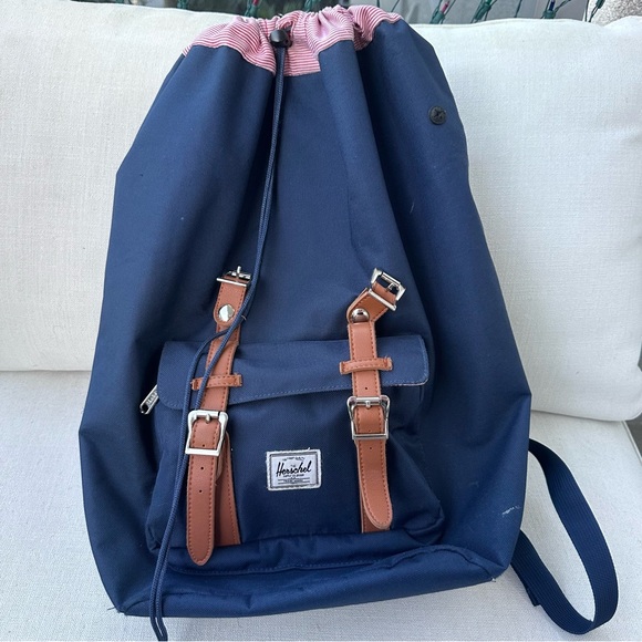 Herschel navy drawstring backpack with brown straps — clean, ready to use - Picture 4 of 11